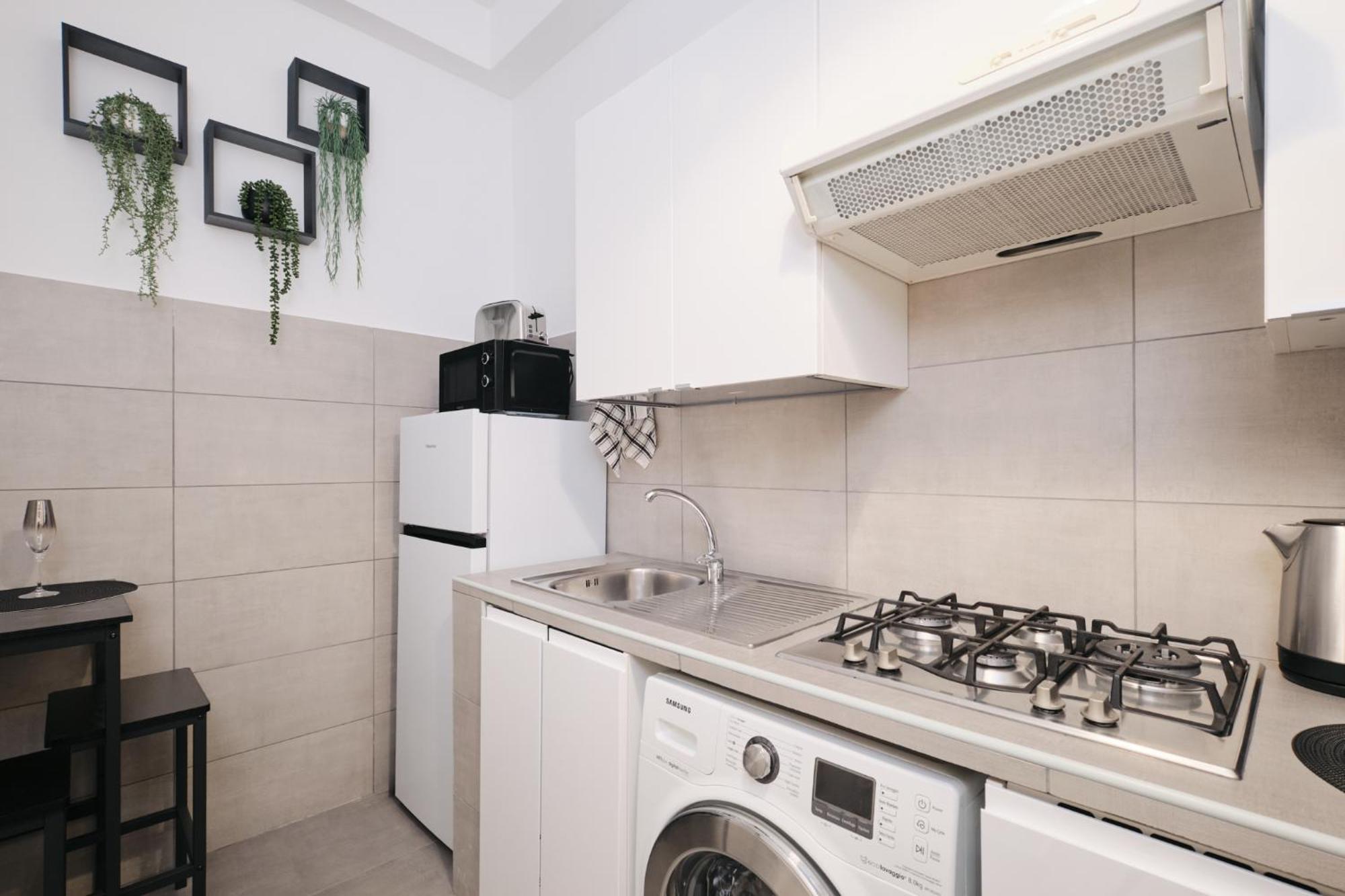 Modern 10 Min From Metro B Free Wifi Appartamento Roma