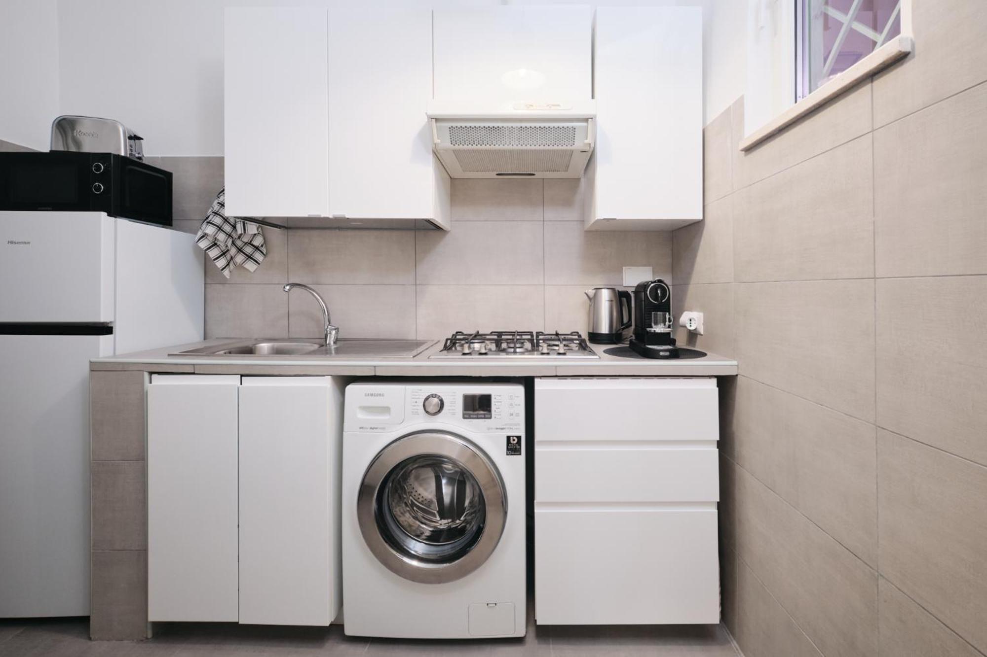 Modern 10 Min From Metro B Free Wifi Appartamento Roma